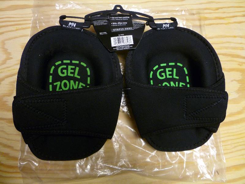 lot 15 image: NEW McGuire-Nicholas Gel Rocker Knee Pads