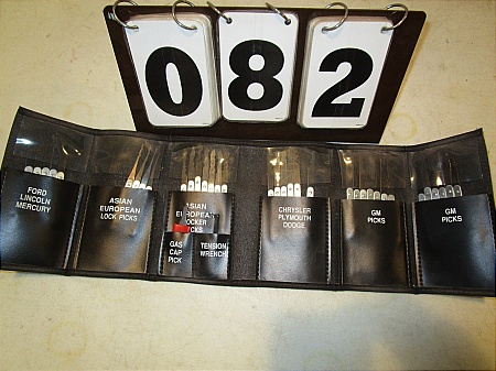 lot 82 image: Master Auto Lock Pick Set