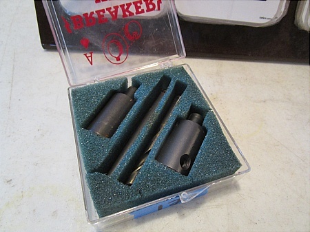 lot 120 image: Breaker Kit