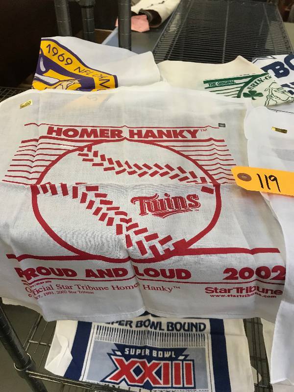 lot 119 image: HOMER HANKY LOT