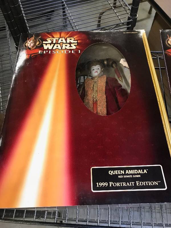lot 121 image: 2 QUEEN AMIDALA STAR WARS DOLLS