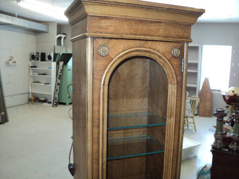 lot 15 image: Curio cabinet 68x14x10...