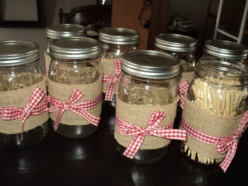 lot 21 image: 8 qt jars...