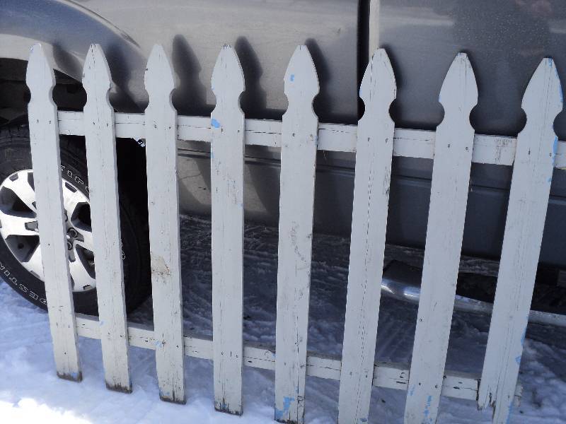 lot 24 image: picket fence 42x56...