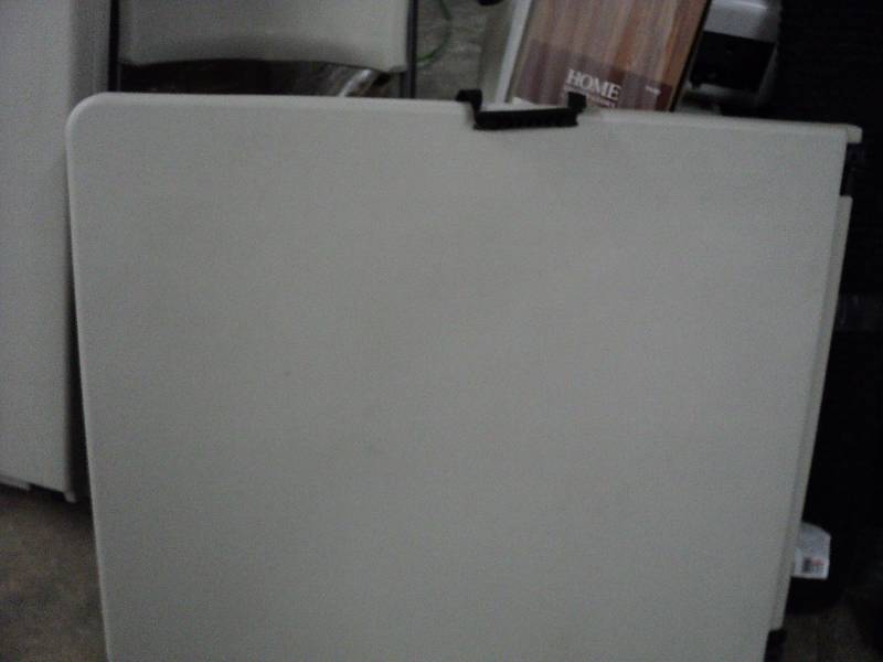 lot 46 image: 6 ft bifold table...