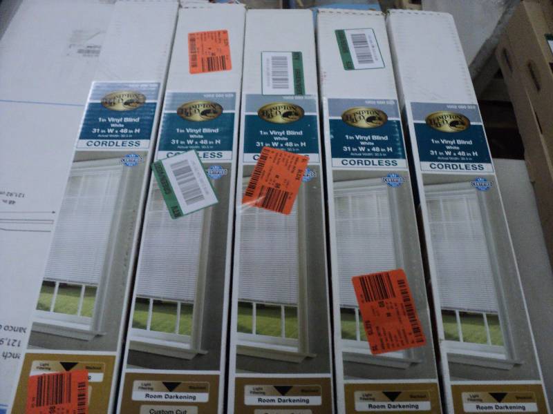 lot 91 image: 5 Hampton Bay 31 blinds...