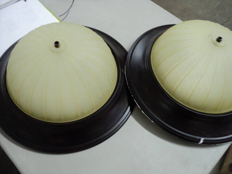 lot 120 image: 2 ceiling lights...