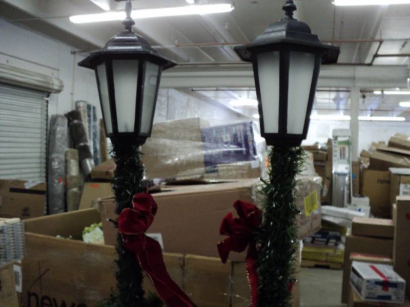 lot 177 image: 2 Christmas lantern dcor...