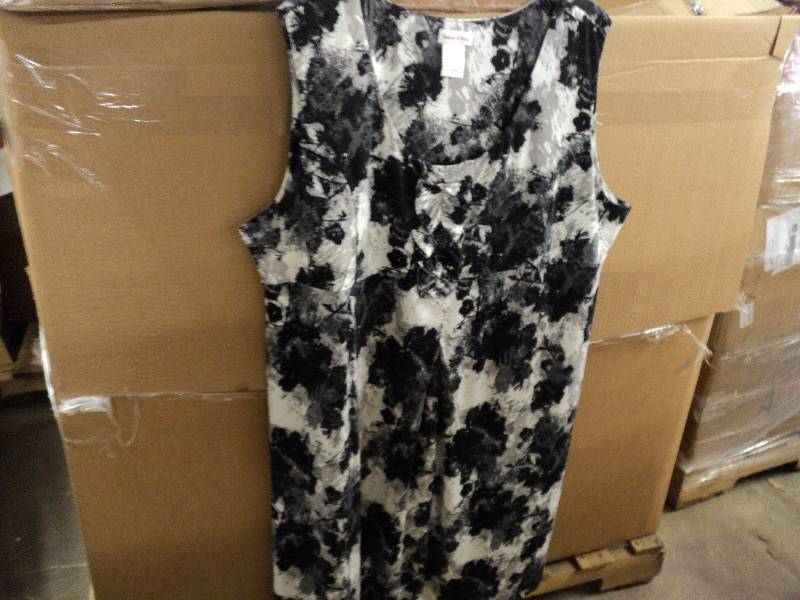 lot 190 image: Monroe and Mairt 3x dress...