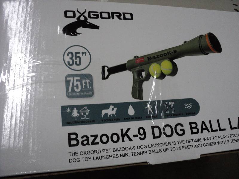 lot 208 image: Oxgord Bazook 9 dog ball launcher...