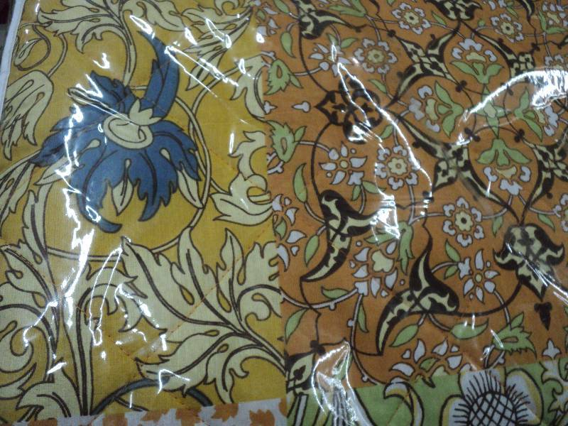 lot 209 image: Queen bedspread...