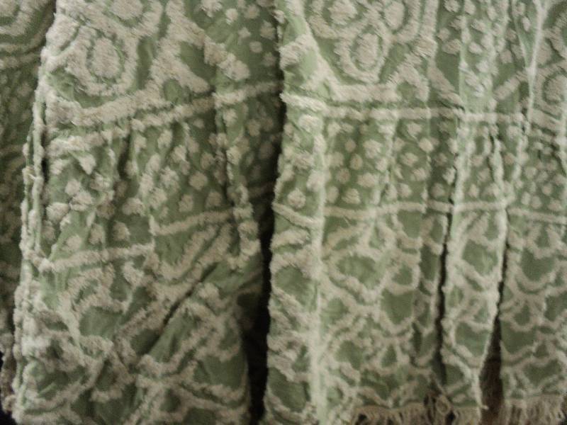 lot 220 image: full size chenille bedspread...