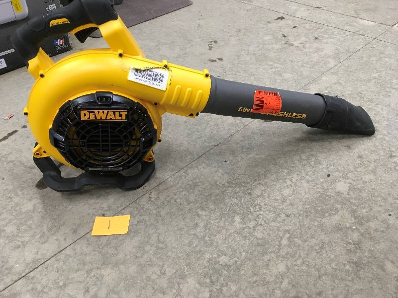 DEWALT 129 MPH 423 CFM FLEXVOLT 60-Volt MAX Lithium-Ion Cordless Handheld Leaf Blower  tool only In working conditions
