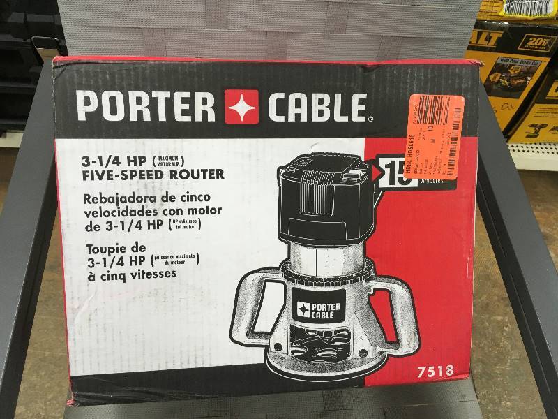 Porter-Cable 15 Amp 3-14 HP 5-Speed Corded Router in great condition