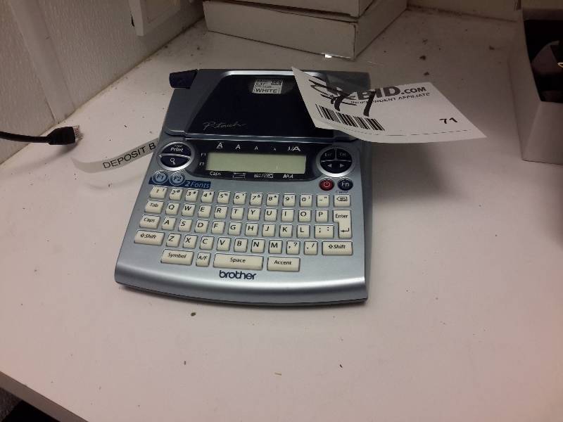 lot 71 image: Brother Label Maker.. Tested and works