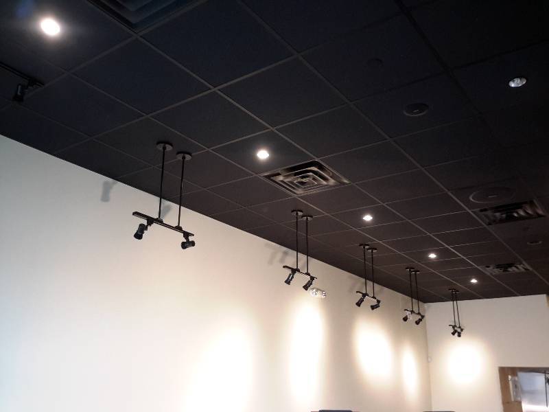 lot 62 image: 5, 2 LED light track lights.