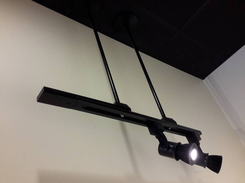 lot 63 image: 5. 2 ED light track lights.