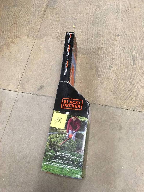 Black & Decker 3.5 Amp 18 in. Dual Action Electric Hedge Trimmer