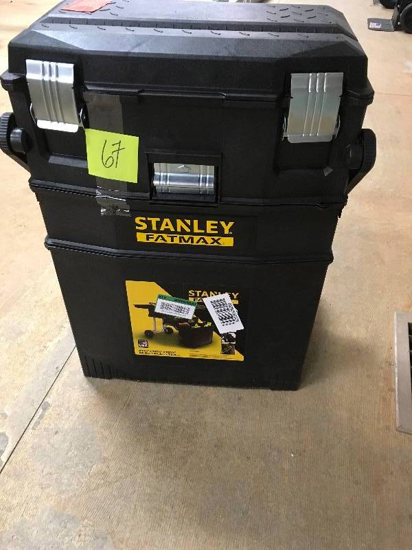 Stanley FATMAX 22 in. 4-in-1 Cattilever Tool Box Moble Work Center not used