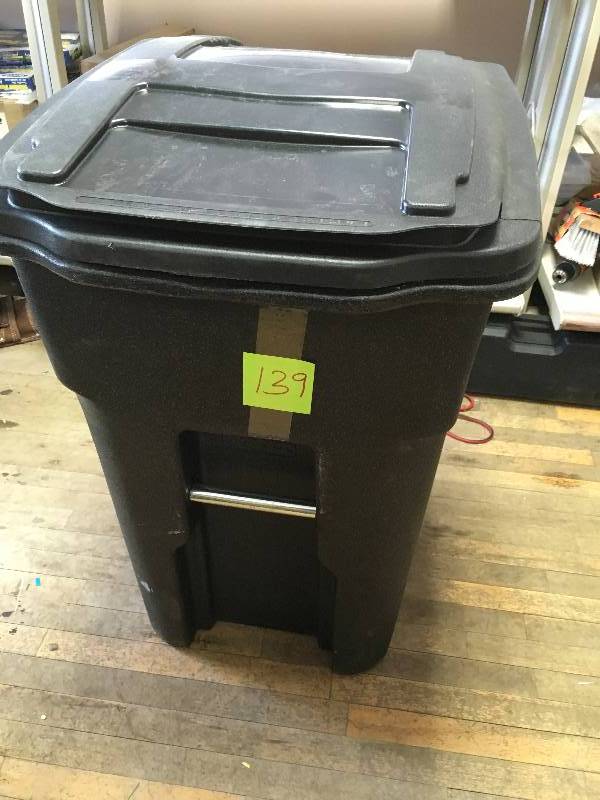 Totor96 Gal Trash Can with Wheels and Attached Lid