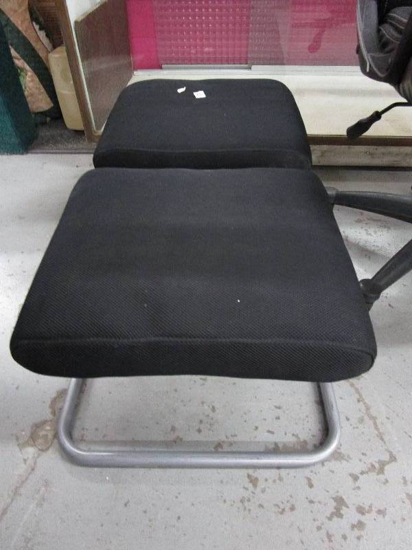 lot 28 image: 2 Foot Stools