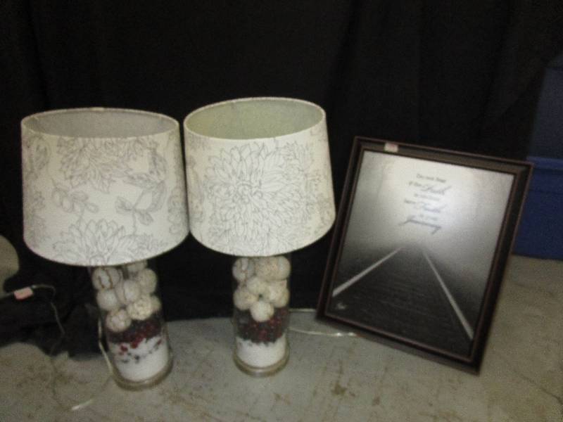 lot 44 image: 2 Decorative Lamps