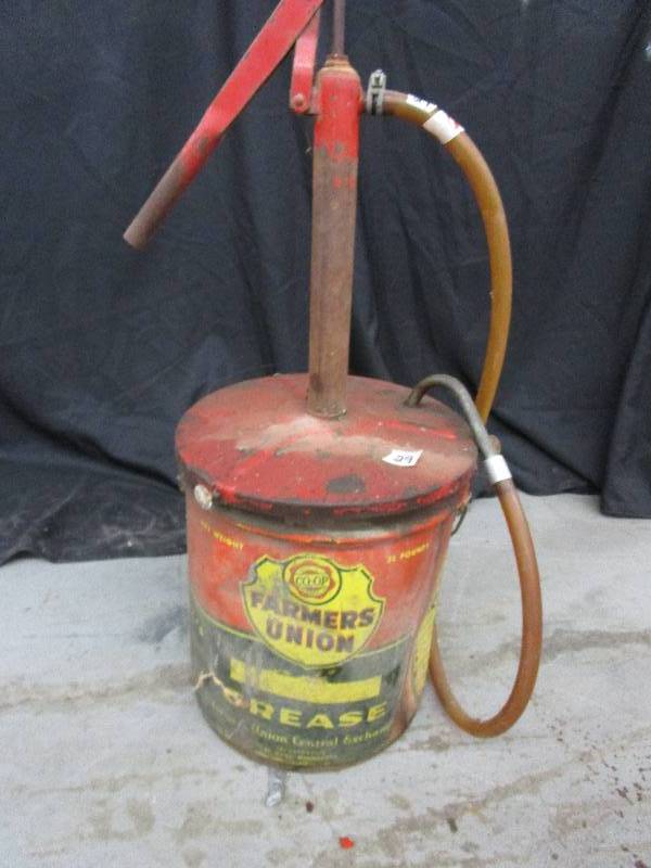 lot 62 image: Greese Can with Pump
