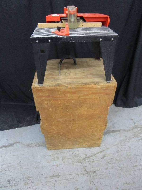 lot 63 image: Routing TableStand