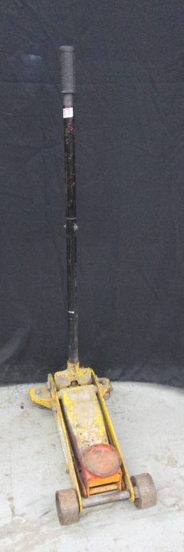 lot 77 image: Floor Jack
