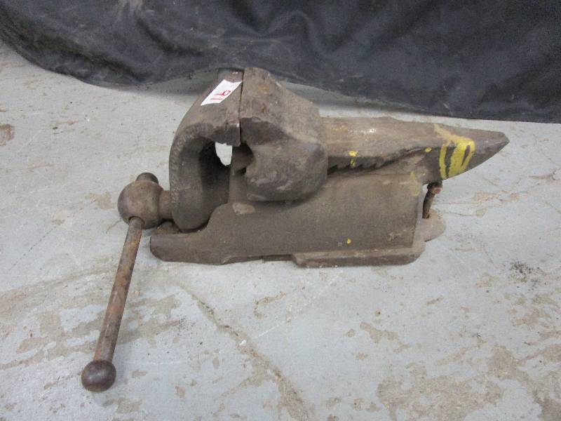 lot 91 image: Diamond Vice