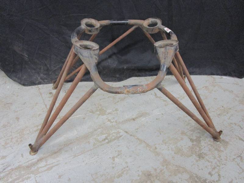 lot 94 image: Homemade Engine Stand