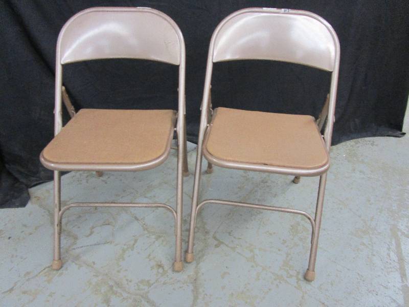 lot 100 image: Folding Chairs
