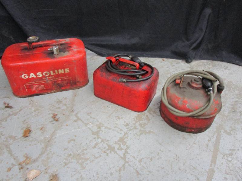 lot 107 image: Gas Cans