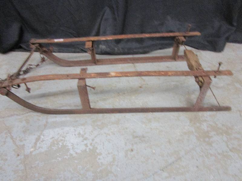 lot 120 image: Vintage Sled Base