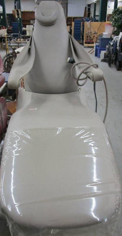lot 129 image: Dentist Chair Tested & Work