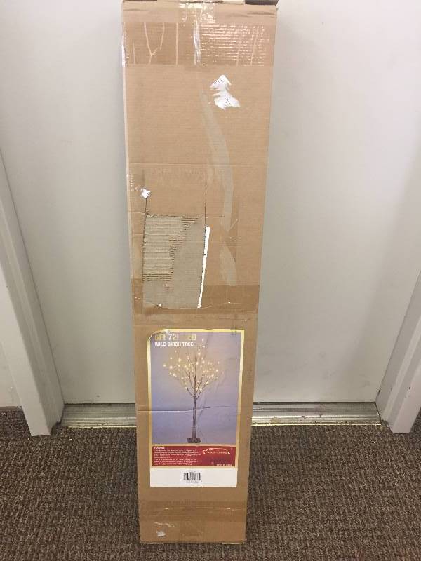 lot 36 image: In box Lightshare Wild Birch Tree 6FT 72 LED Natural