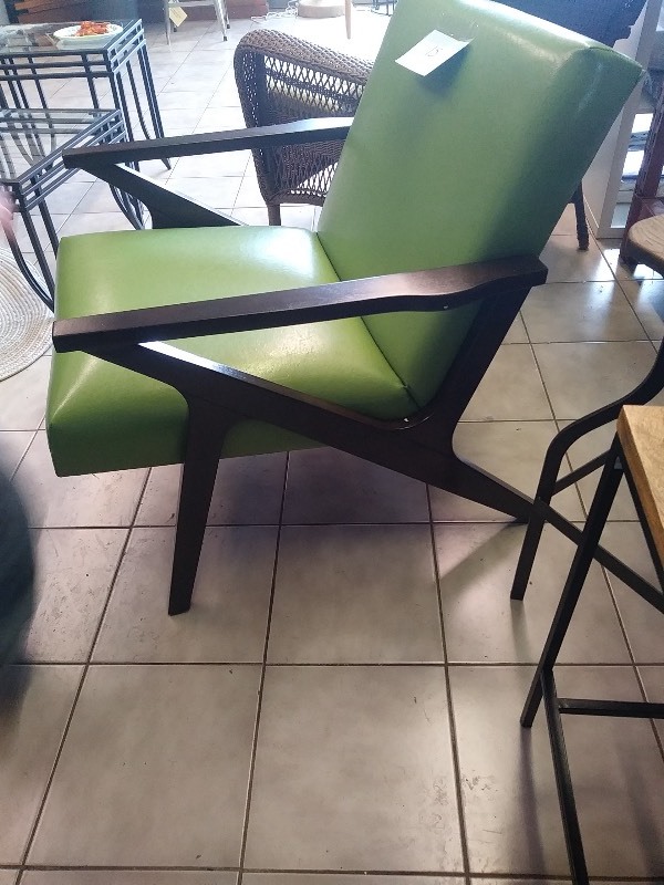 Green cozy accent chair
