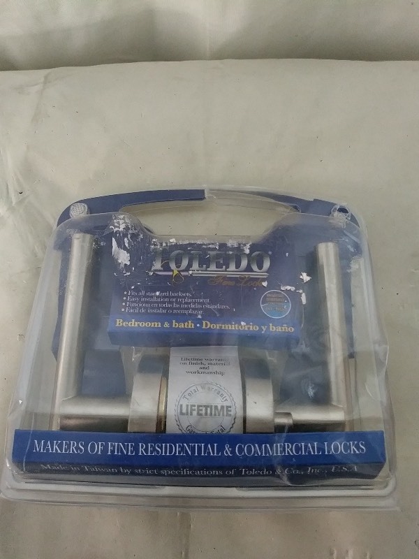 Toledo Bed and bathroom door lever