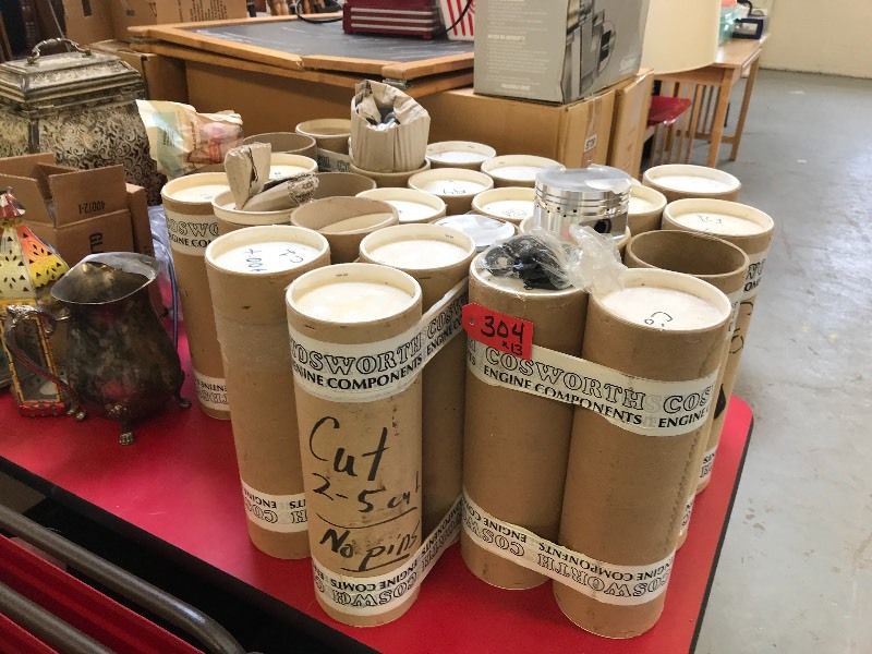 LARGE LOT OF PISTONS