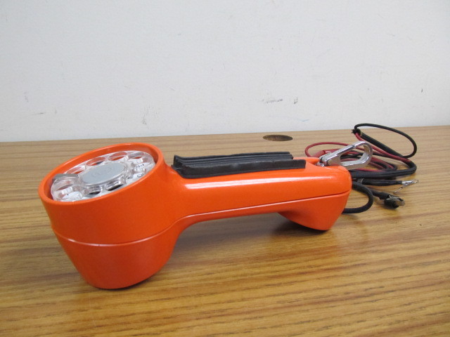 lot 25 image: Vintage Bell System Western Electric Linesmans Telephone
