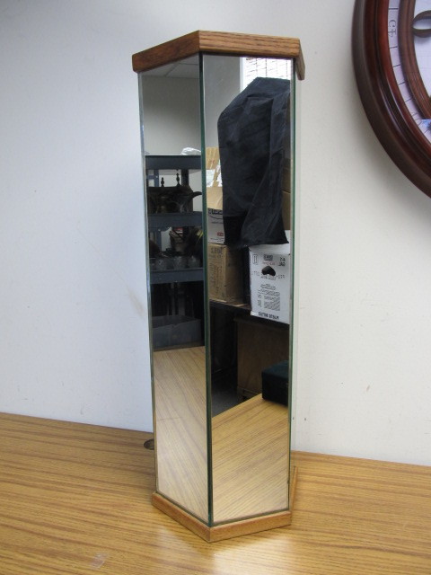 lot 34 image: Vintage Mirrored PedestalPlant stand