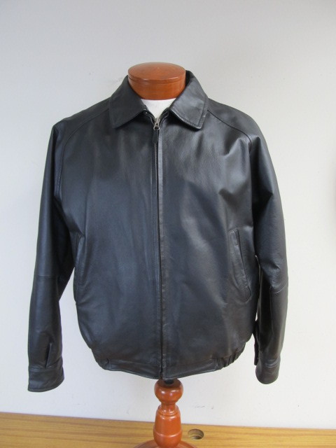 lot 58 image: Mint Condition Mens Genuine Leather Jacket - Size M