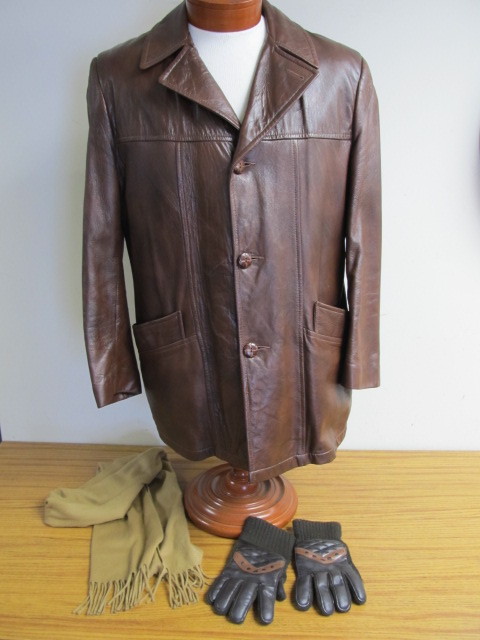 lot 60 image: NICE Vintage Mens Cabretta Leather Jacket w Gloves & Scarf