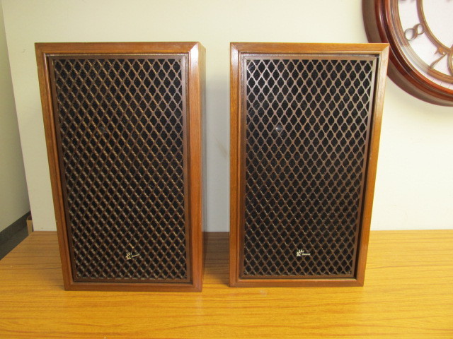 lot 65 image: Working SANSUI SP-1500 Floor speakers