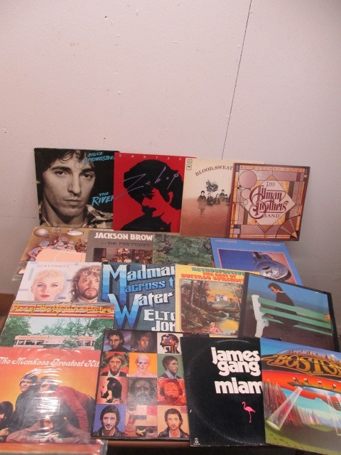 lot 76 image: Lot of Assorted Vintage Vinyl Records - Mostly Rock & Roll