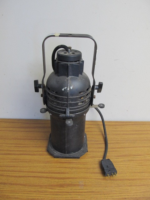 lot 83 image: 18.5 Altman Stage Light