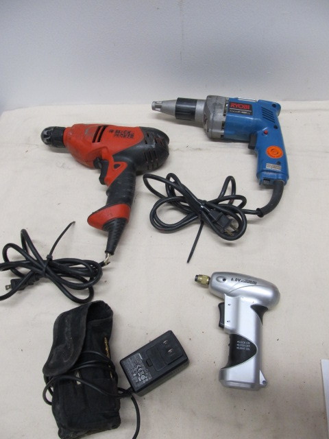 lot 99 image: Group of 3 Electric Drills