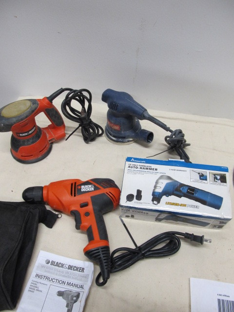 lot 102 image: Group of Working Power Tools