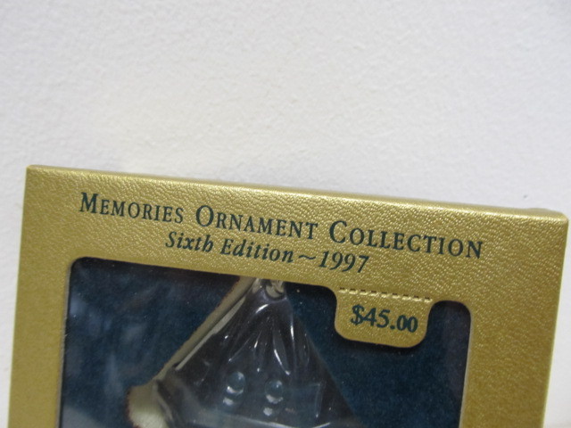 lot 143 image: NEW In Box WATERFORD Crystal Christmas Ornament