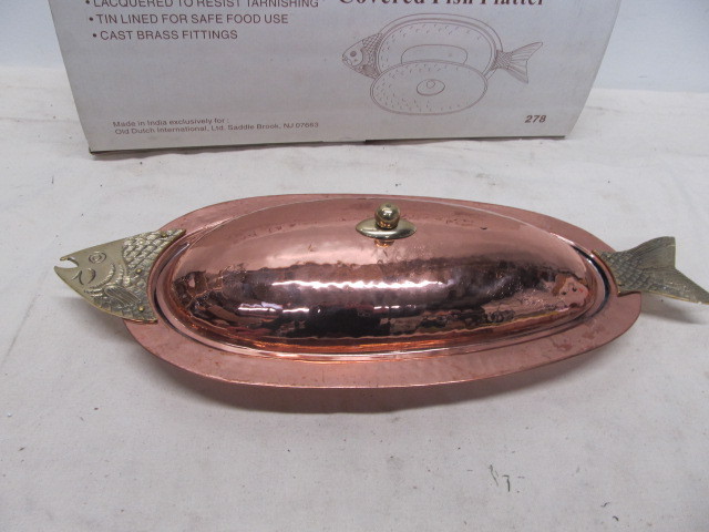 lot 154 image: Like New Old Dutch Copper & Brass Fish Platter